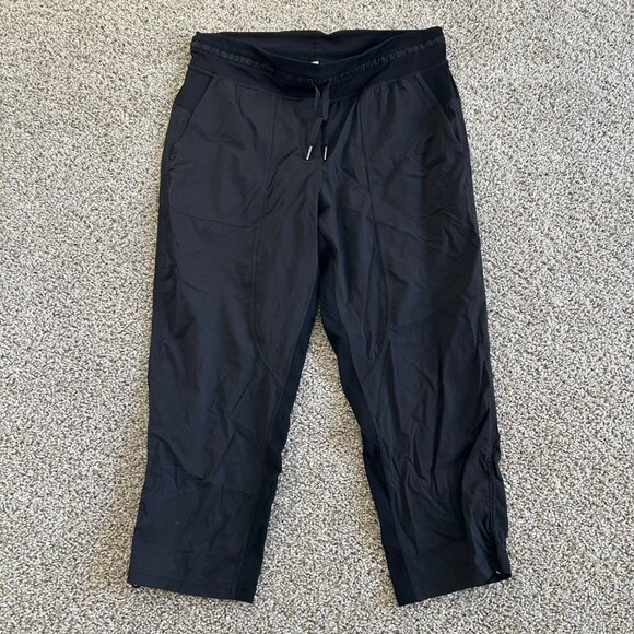 Lululemon Dance Studio Womens 12 Black Cropped Pants Activewear - Picture 11 of 11